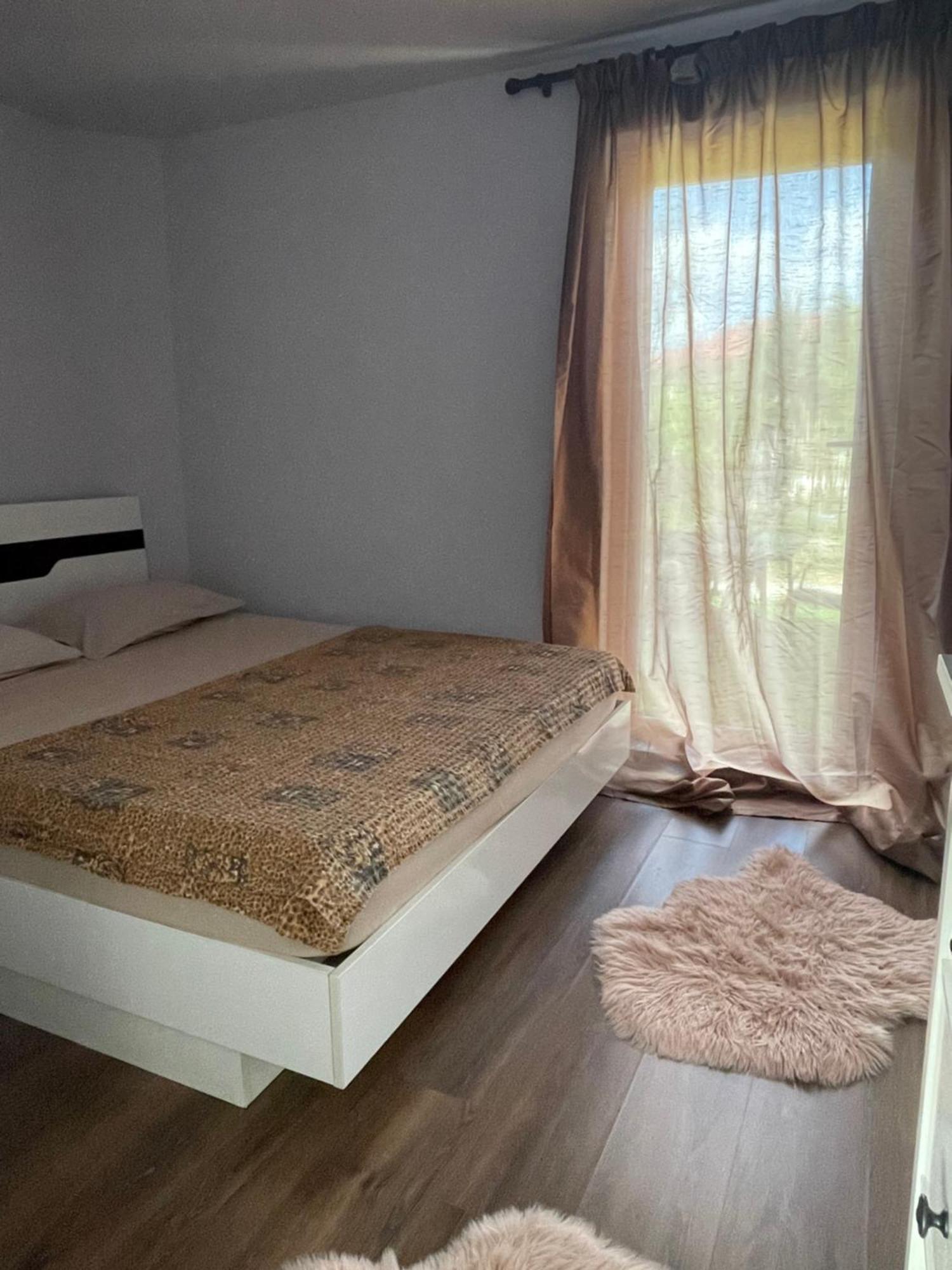 Ferienwohnung Garsoniera La Casa Timişoara Exterior foto